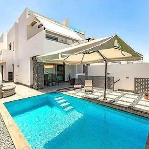 luxury-villa-tropical-private-heated-pool.tenerifehoteles.net/